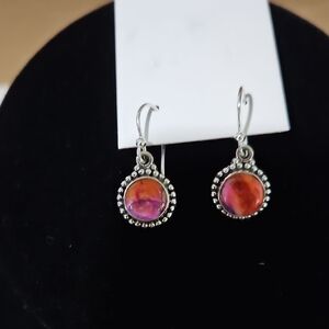 Vibrant Spinney Oyster Earrings
